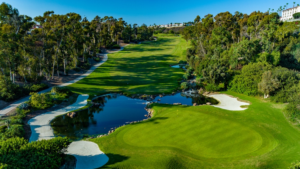 /content/dam/images/golfdigest/fullset/course-photos-for-places-to-play/Aviara Golf Club - Hole 8 Aerial View.jpg